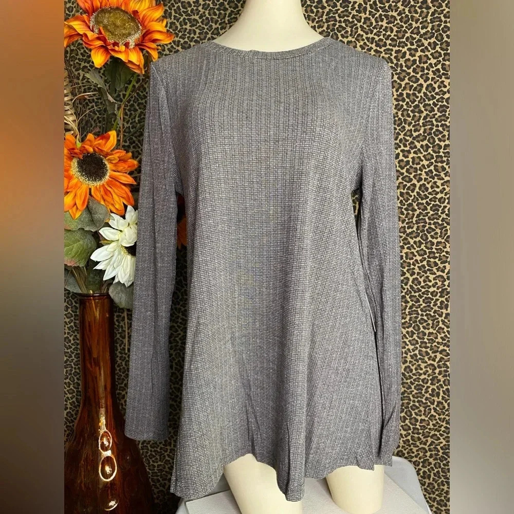 🌴3/$30🌴DOE & RAE Charcoal Long Sleeve Hi-Low Lattice Back Top NWT